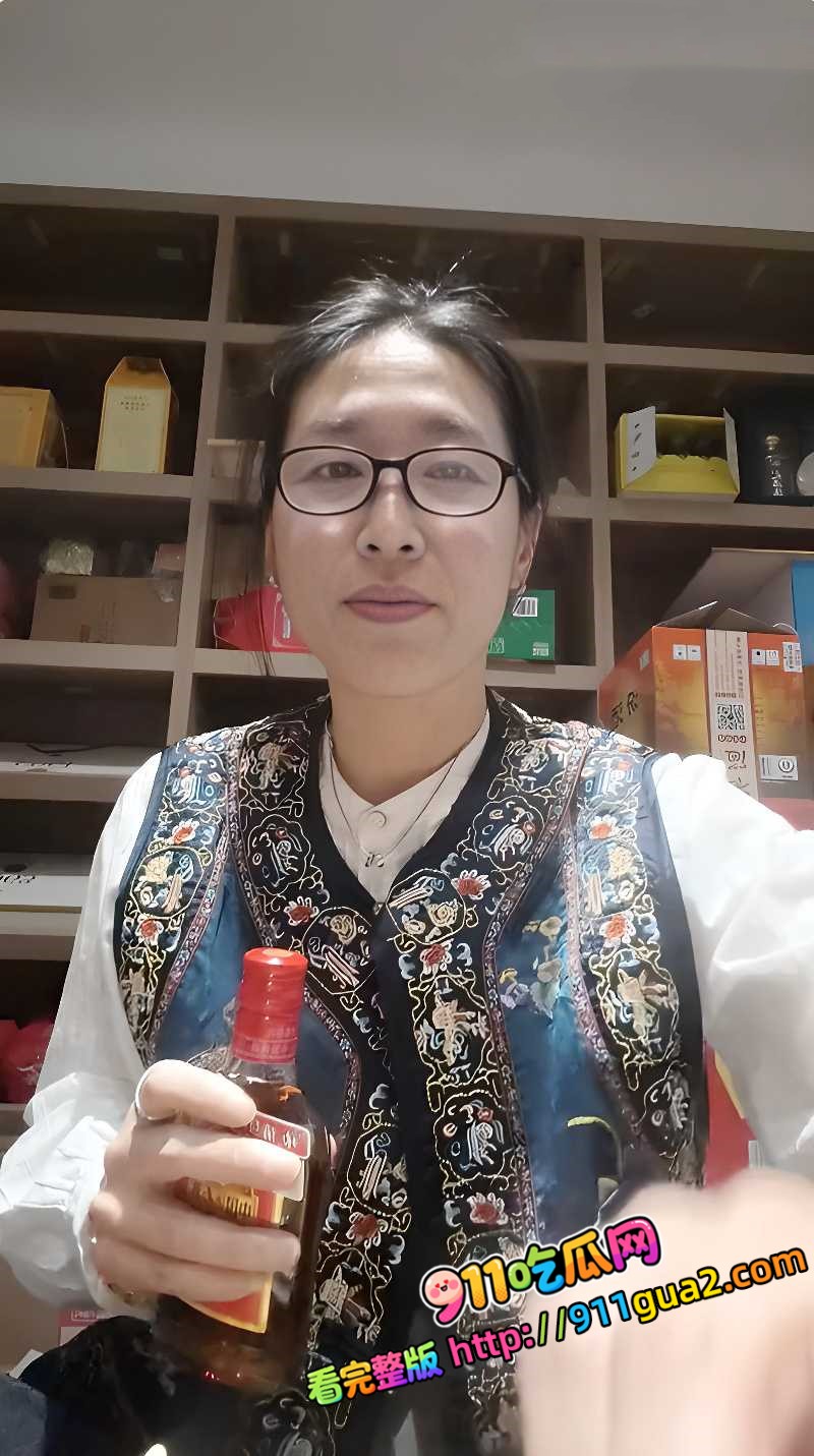 山西运城超市老板娘 带儿子和同学3P乱交 照片2