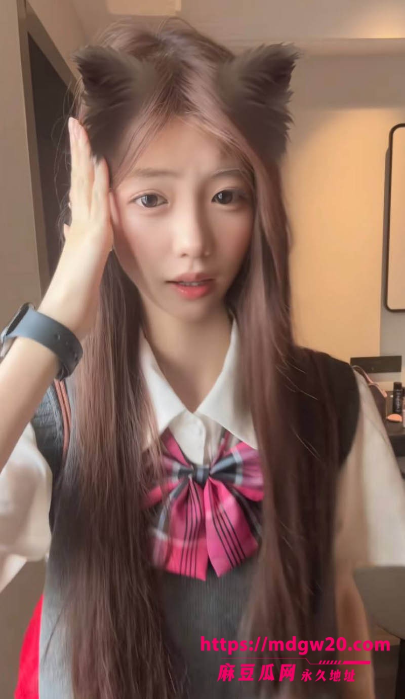 398万粉抖音女网红戴馨菲翻车 粉丝群开户网暴素人 暧昧聊天记录性爱视频全被扒