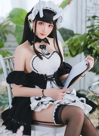 Cosplay 瓜希酱 能代女仆 のポスター