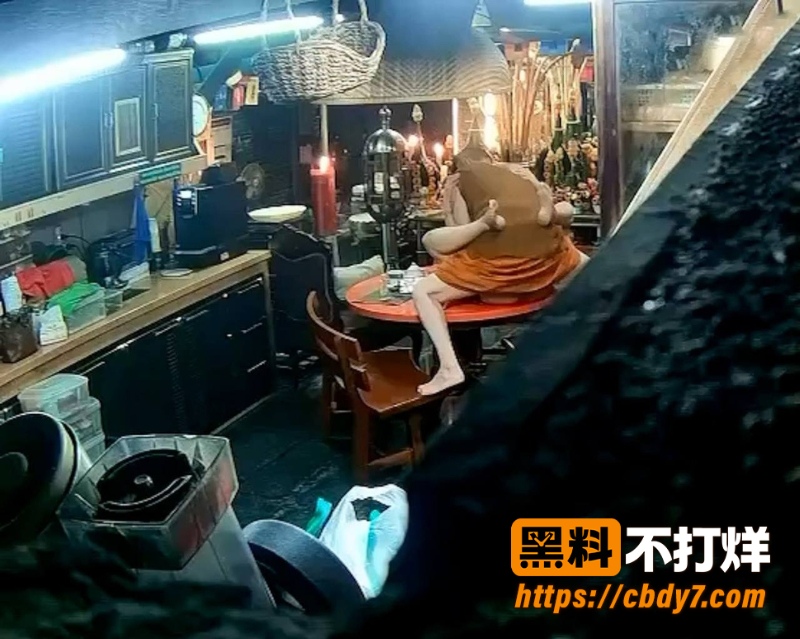泰国著名寺庙住持阿赞初被捕 3