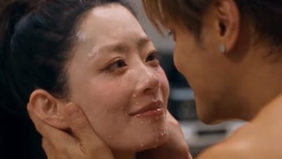 AI成人短剧 娱乐人生 1-3 练歌房钢琴上的正面进入高潮时背抵琴键失控
