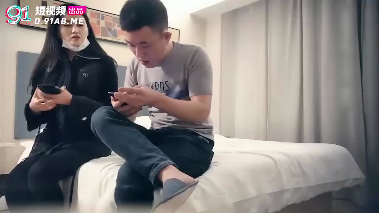 Poster para sa 极品模特迷人美乳黑丝开裆暴力开操