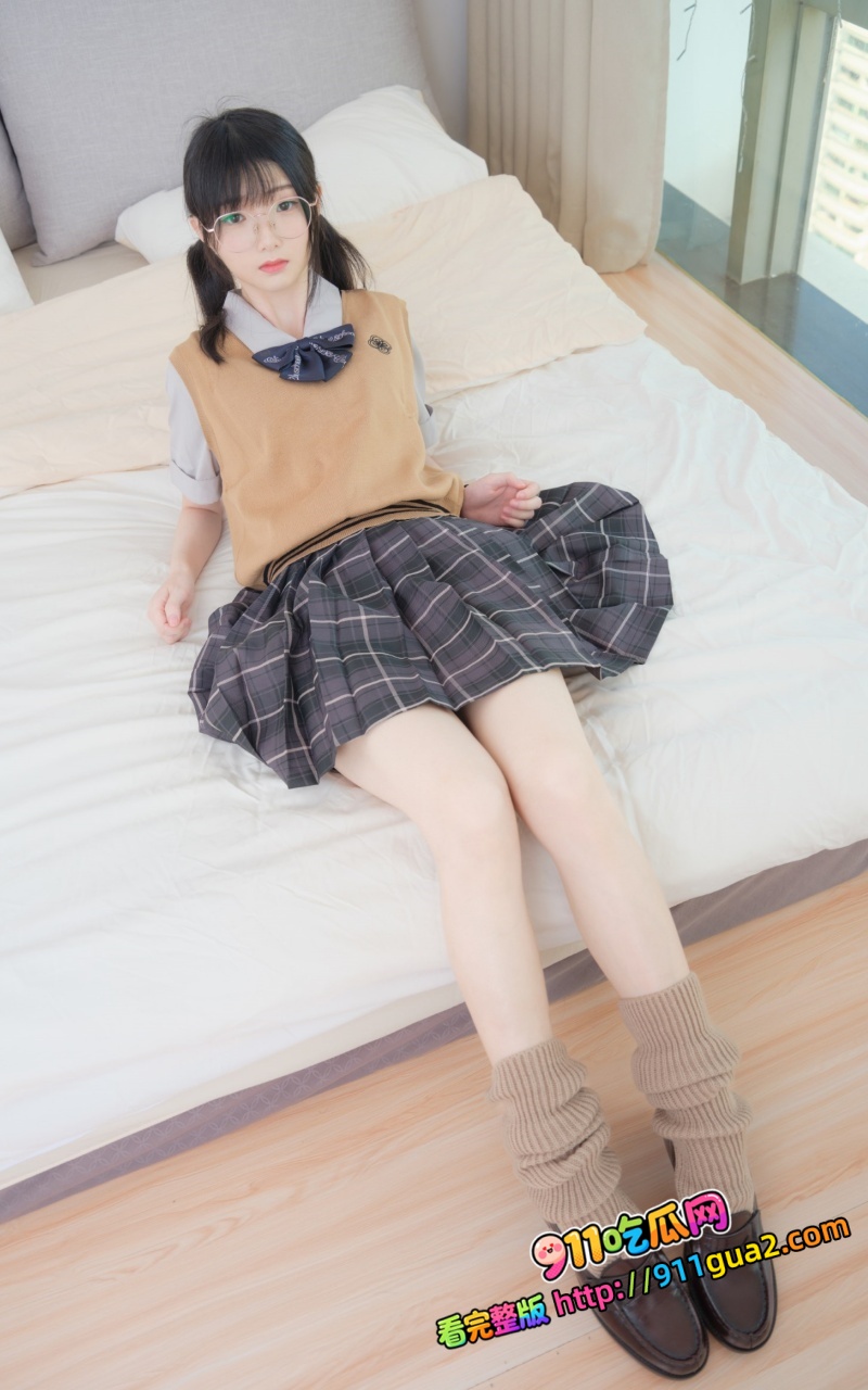 糖心网黄女神okirakuhuhu清纯女高穿上情趣内衣后的反差乱伦萝莉中出后入 11