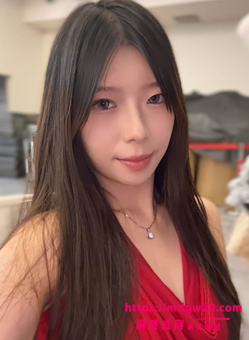 推特超漂亮调酒师周可诗 不雅视频外流 与前男友在酒店里自拍的露脸口交做爱视频