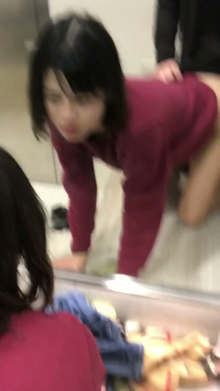 在门口就忍不住开操