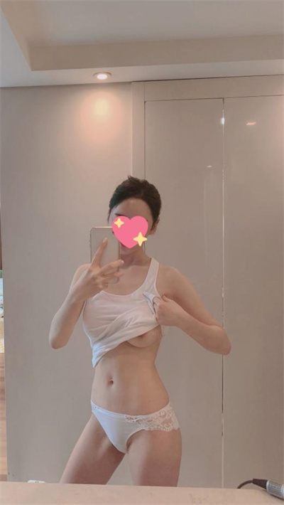 瑜伽老师的粉嫩美穴