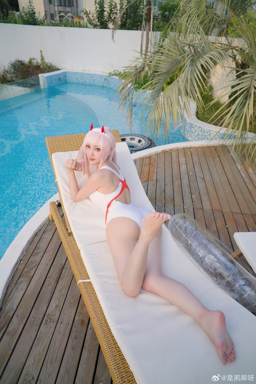 Poster for 比翼之吻 - 02泳装