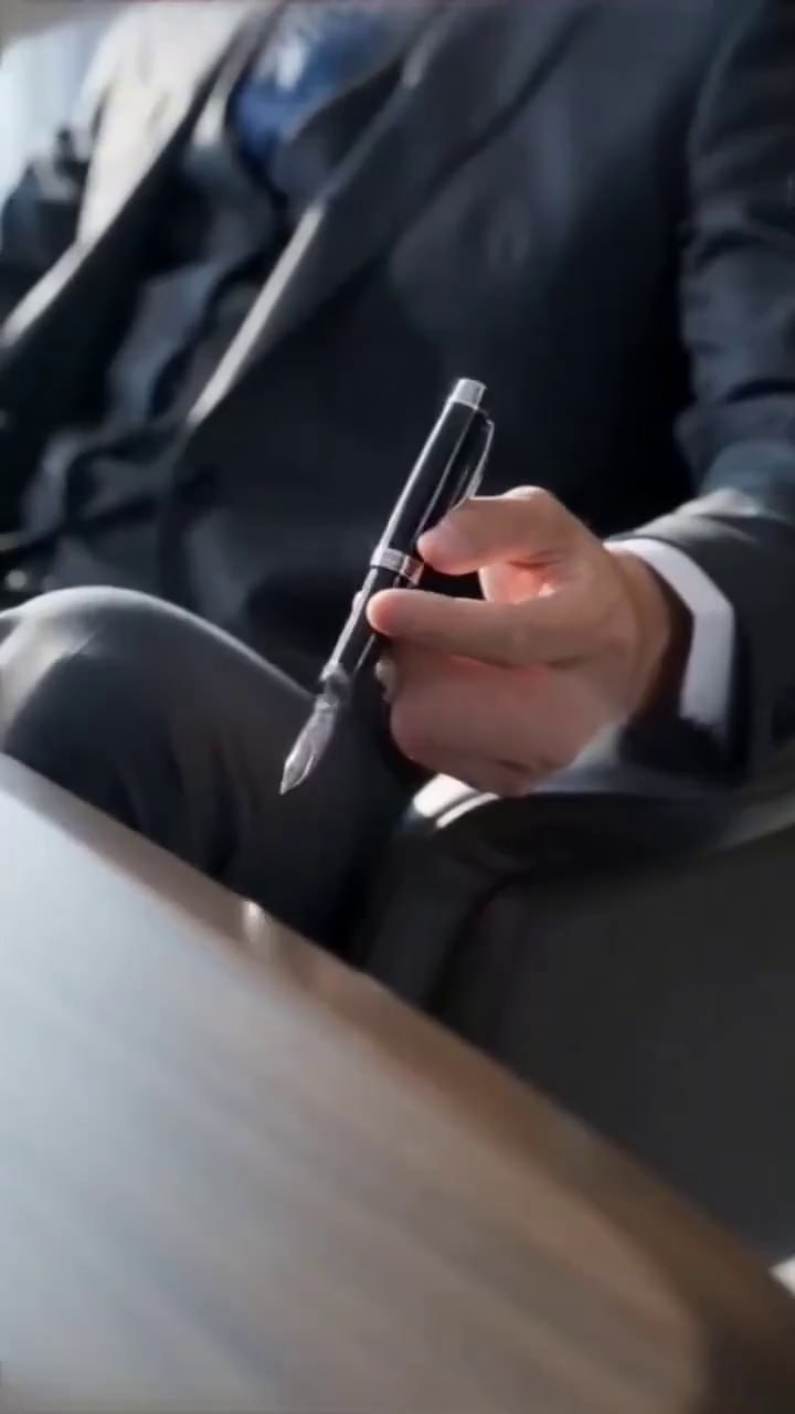 AI成人短剧 办公室风流 第1集 紧身OL制服被撕裂办公桌上的狂暴抽插