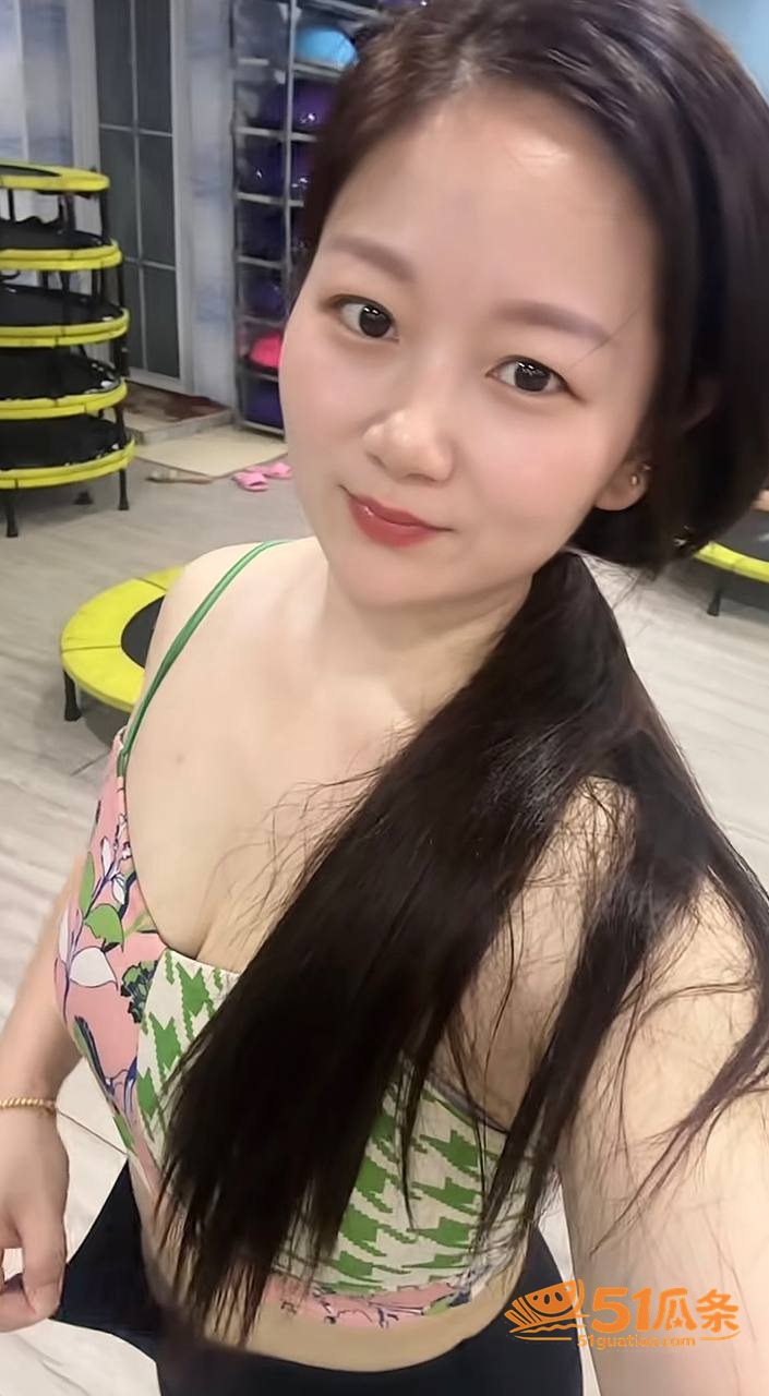 嫂子亮晶晶 婚内出轨相关图片13