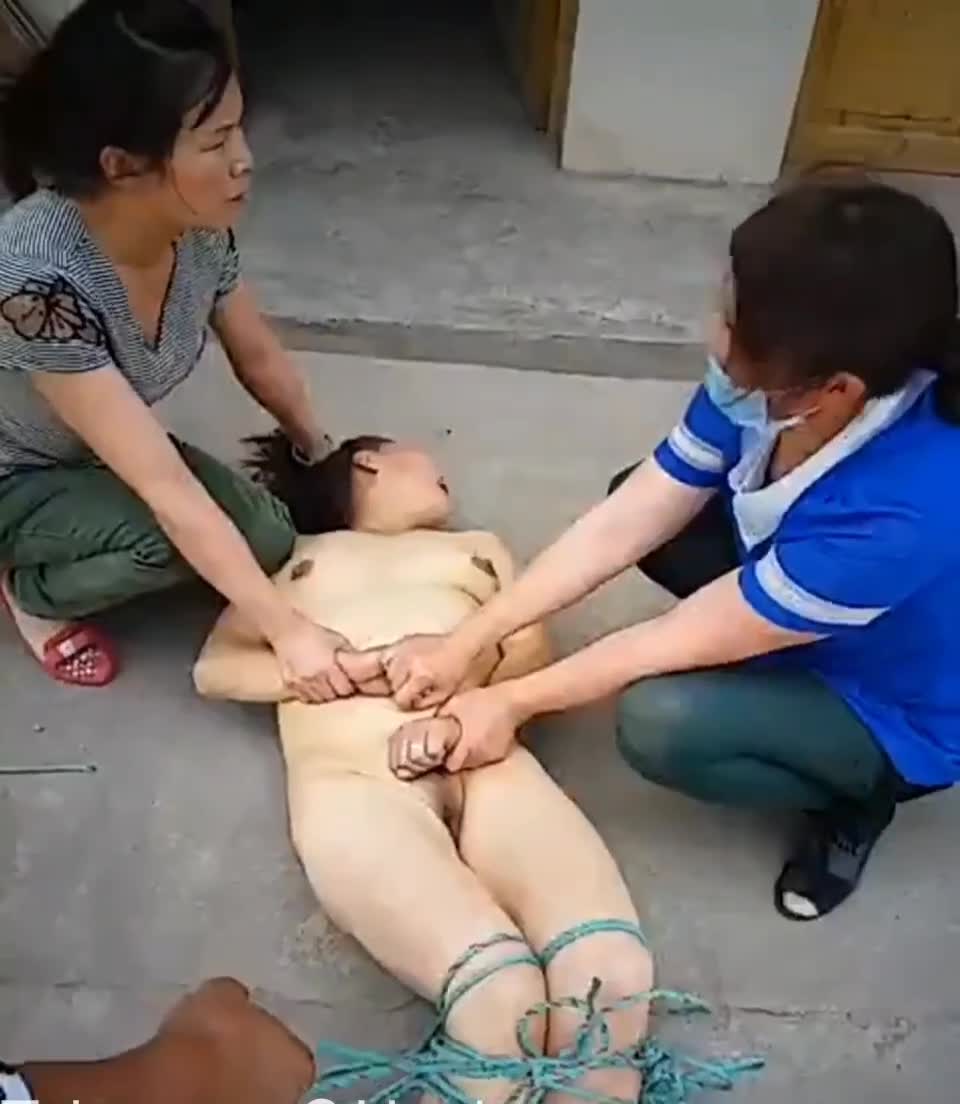 Плакат для 抓奸小三直接绑起来羞辱