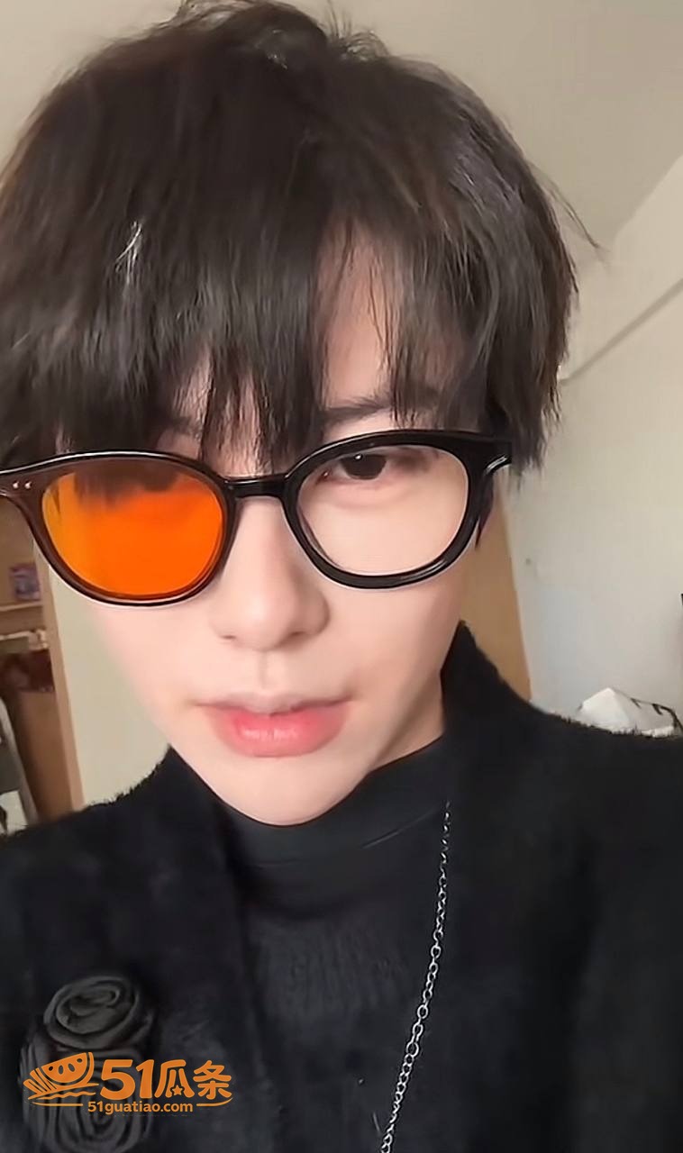 鹿角 离婚后与榜一大相关图片28
