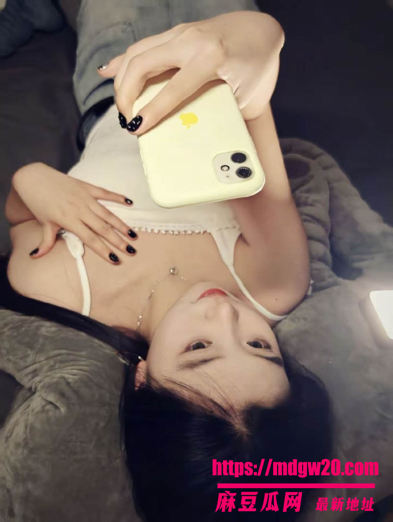重庆反差眼镜婊苏嘉怡露脸自拍视频流出 宿舍淫荡自慰求操 酒店约炮金主性爱啪啪