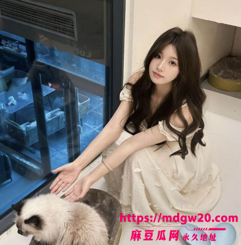 顶级高颜值反差婊张羽希不雅视频合集 被金主各种花样调教 滴蜡深喉后入猛操