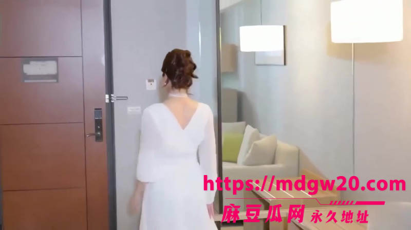 onlyfans网黄辛尤里最新作品4