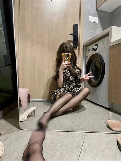 男爹的鸡巴套子校园妓女，目前目标二十人斩