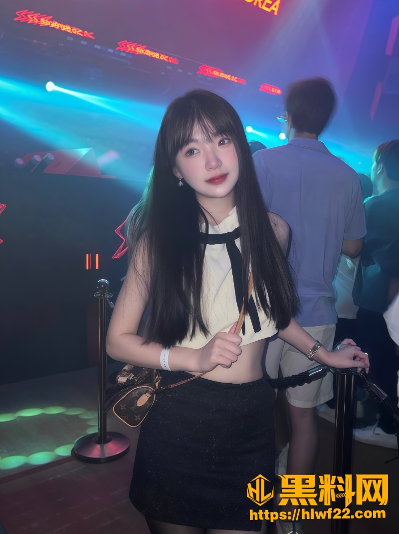 巨乳学生妹刘恩恩私拍福利3