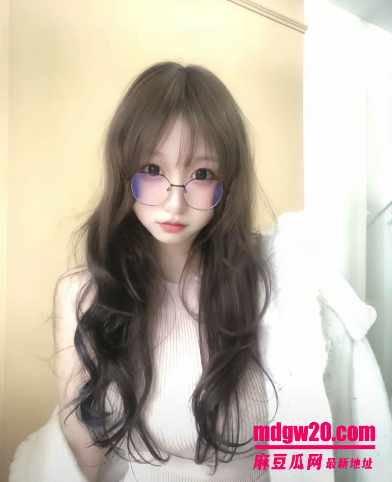 吉林四平反差婊包子雪 不雅视频合集流出 清纯眼镜萌妹美乳翘臀对镜诱惑自拍
