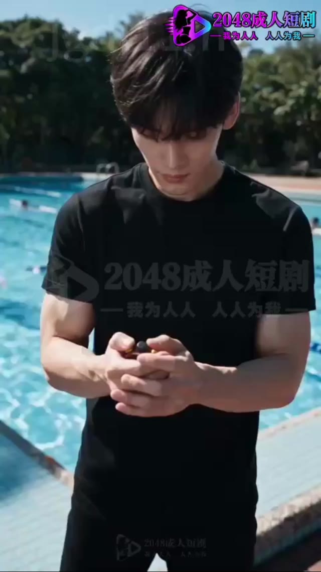 AI成人短剧 时间静止浴室3p 1-2 男子利用超能力手表在静止世界肆意侵犯三名女子