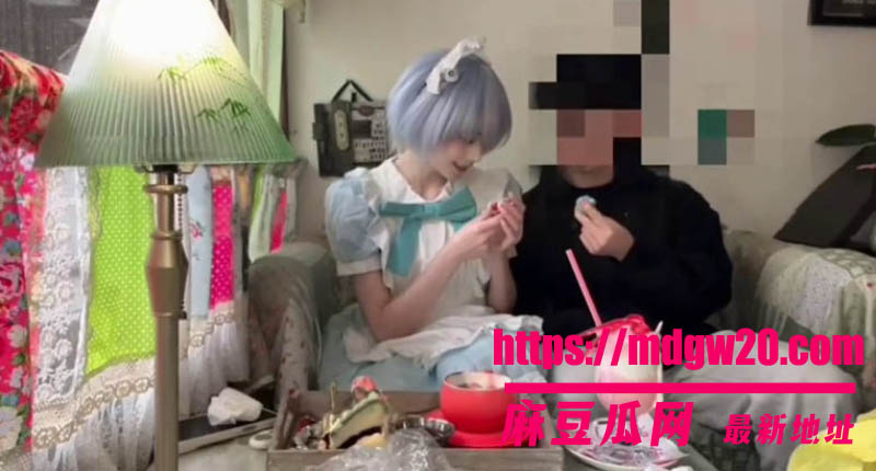 推特电子漂亮女友 少女洛 金主定制福利 酒店后入猛猛打桩白虎蜜穴