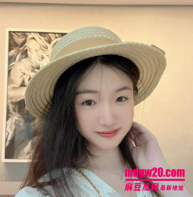 香港科技大学财经系反差婊 雯雯与前男友露脸性爱自拍流出 小骚逼不仅没有毛还很粉嫩