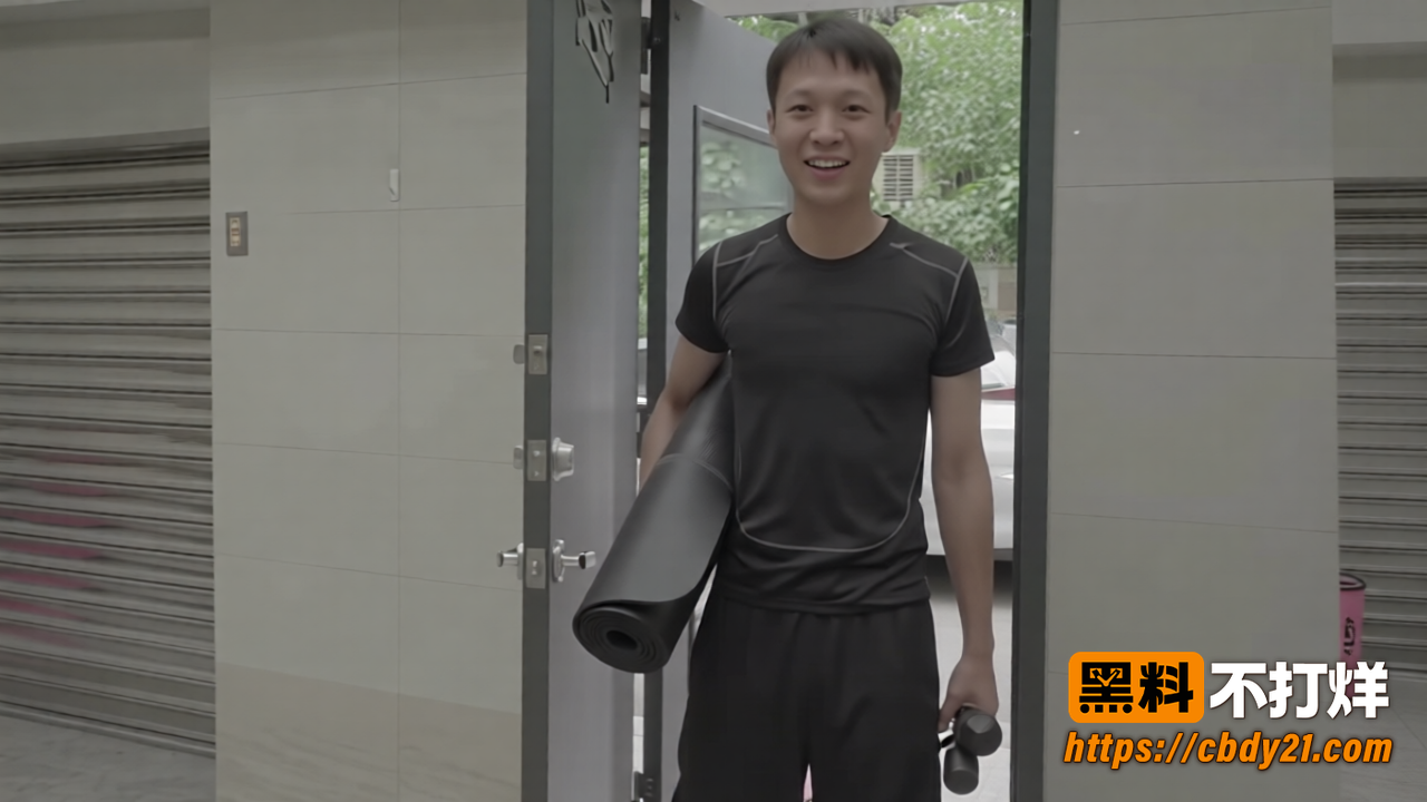 李娜娜健身房私拍深蹲后全裸接触细节1