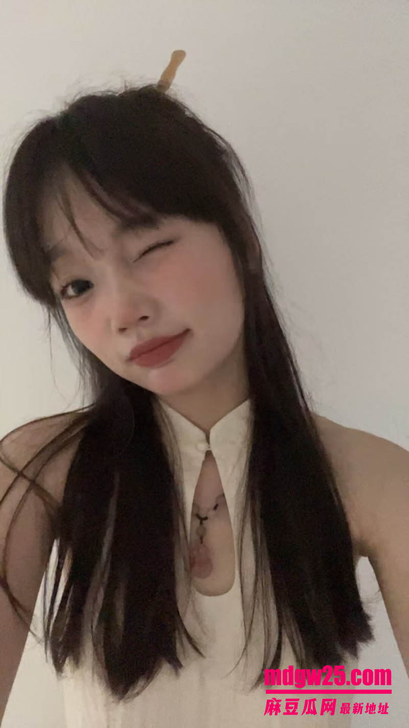 中南大学文学院 清纯学姐李欣的性爱记录 被男友按着猛干到哭着求饶