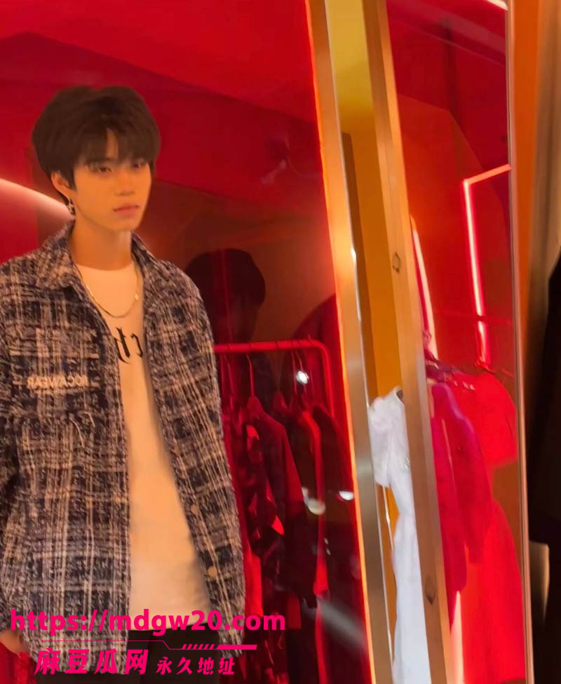 抖音博主hcc黄崇澄 出轨PUA翻车 前女友实名爆料 同时跟多名大姐开房 当男模得尖锐湿疣