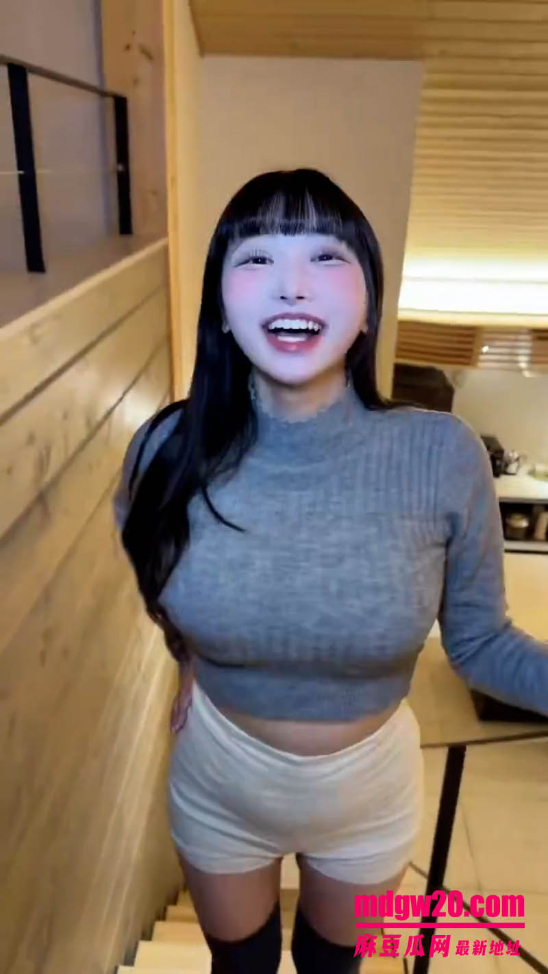 推特福利姬白豚 骚舞合集第二弹 极品高颜值樱花妹巨乳诱惑