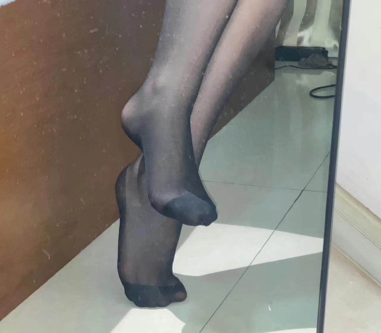 可以帮我舔舔脚吗🙃