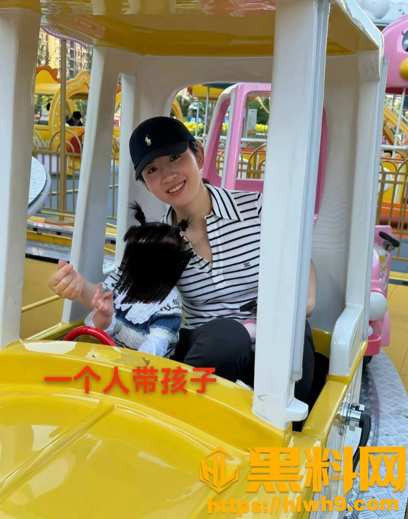 地下车库偷拍 6