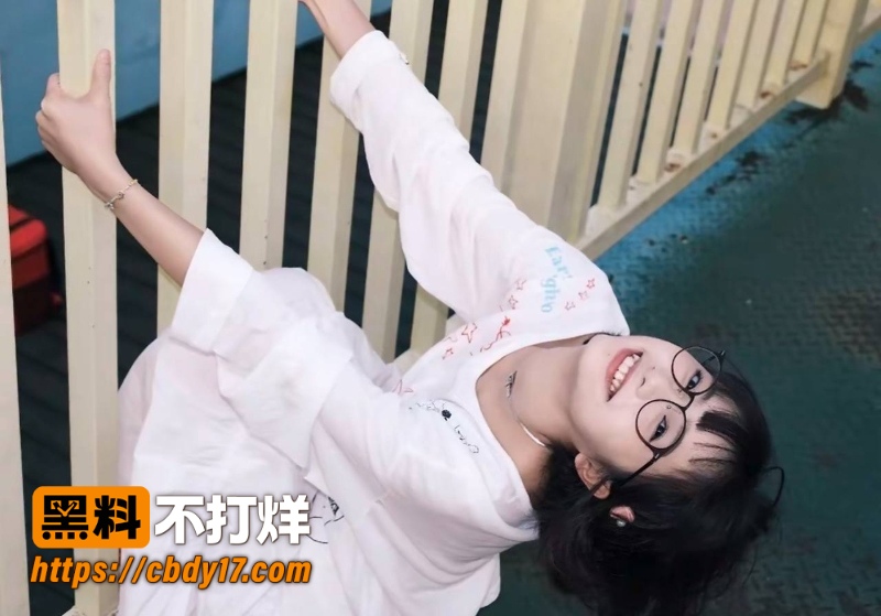 收手机的CC 1