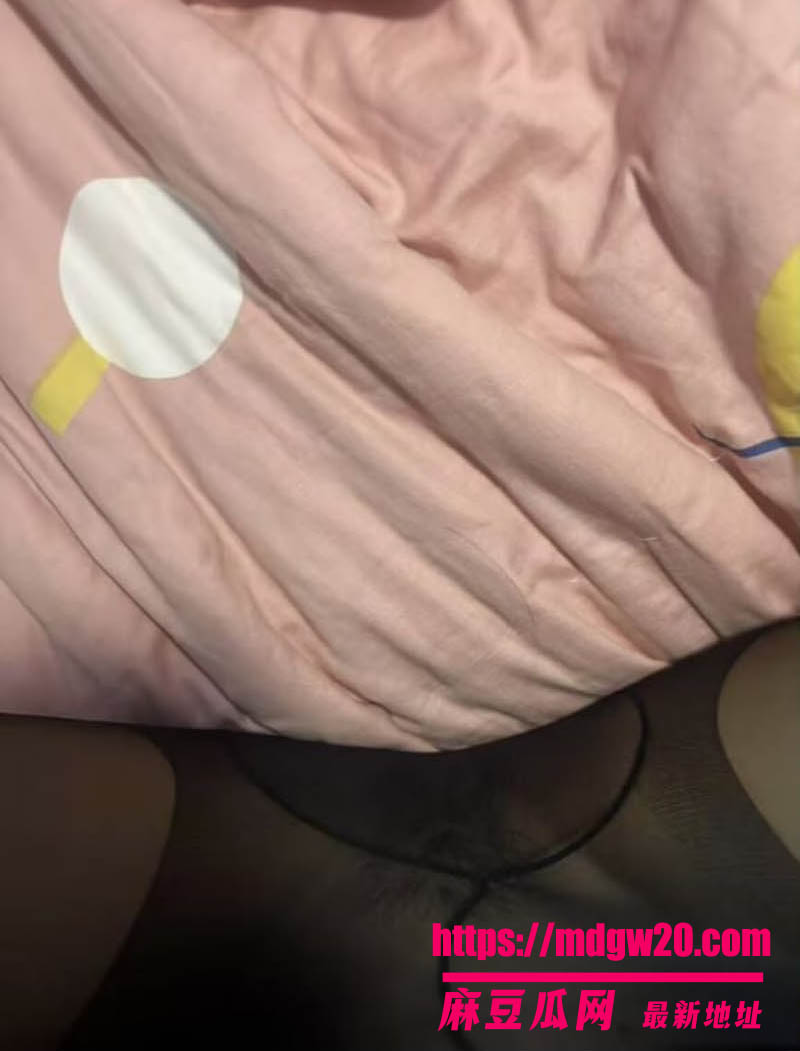 郑州大学文学院反差婊 许安然不雅视频合集流出 清纯女大的淫乱日常
