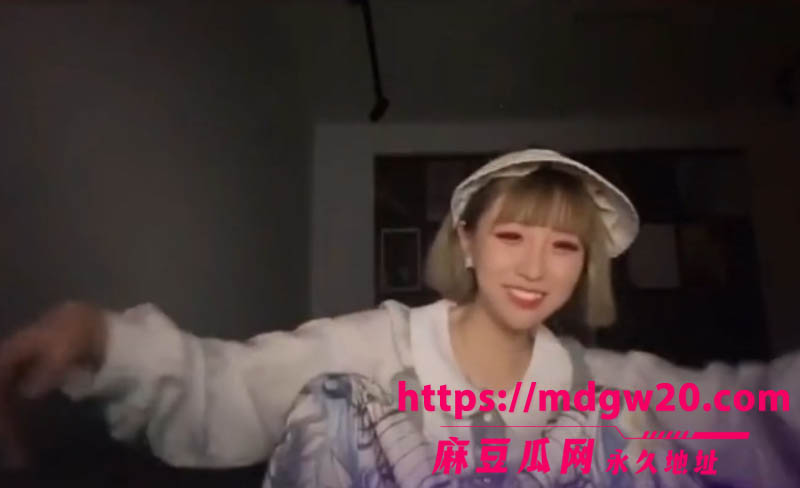 抖音千万粉网红方丈 姜玉铬直播自曝婚内多次出轨翻车 出轨对象不止一两人 拒绝复婚喊还没玩够