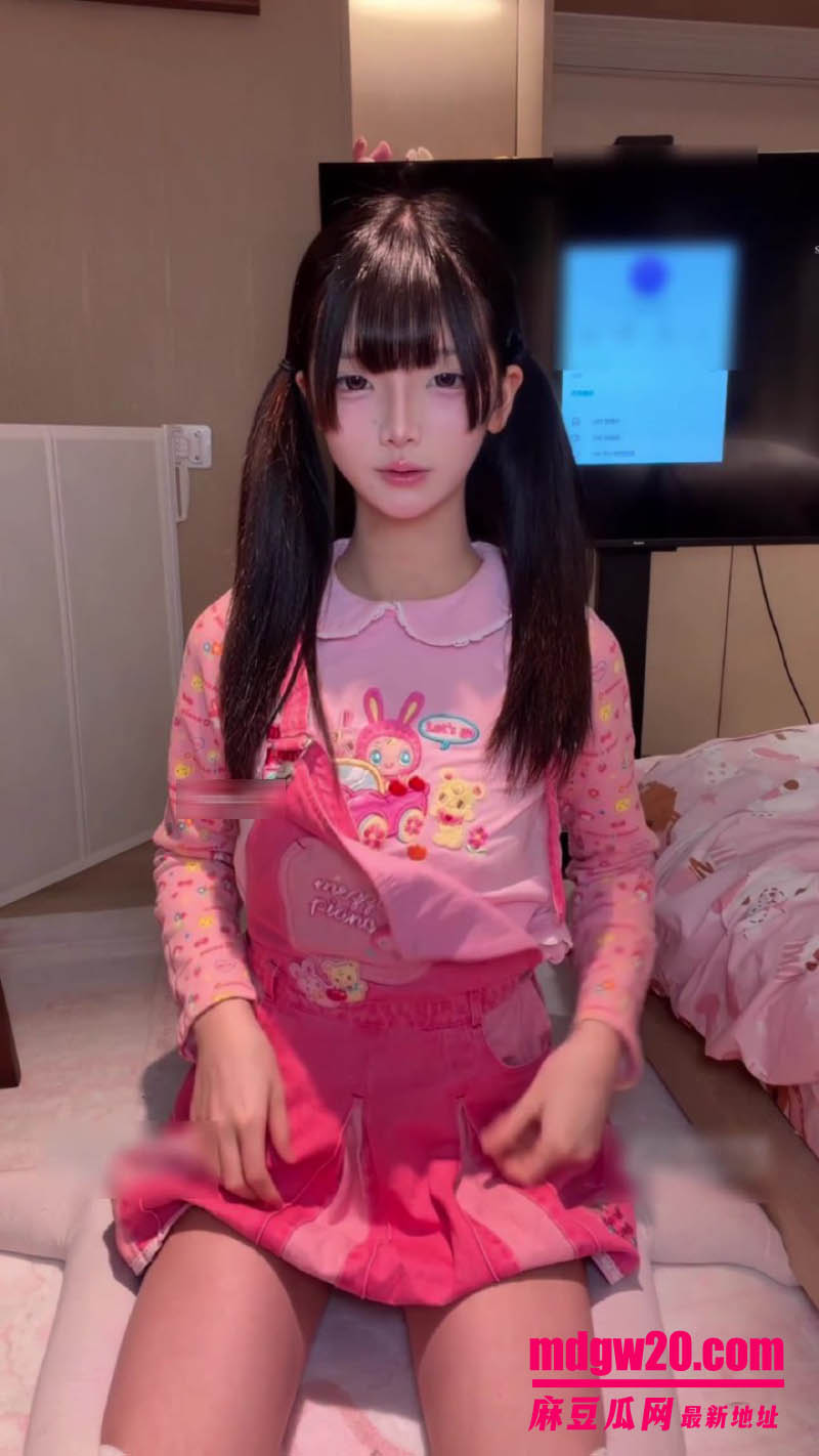 推特福利姬金币崽 金主千金定制福利 白丝双马尾嫩妹自慰扣穴