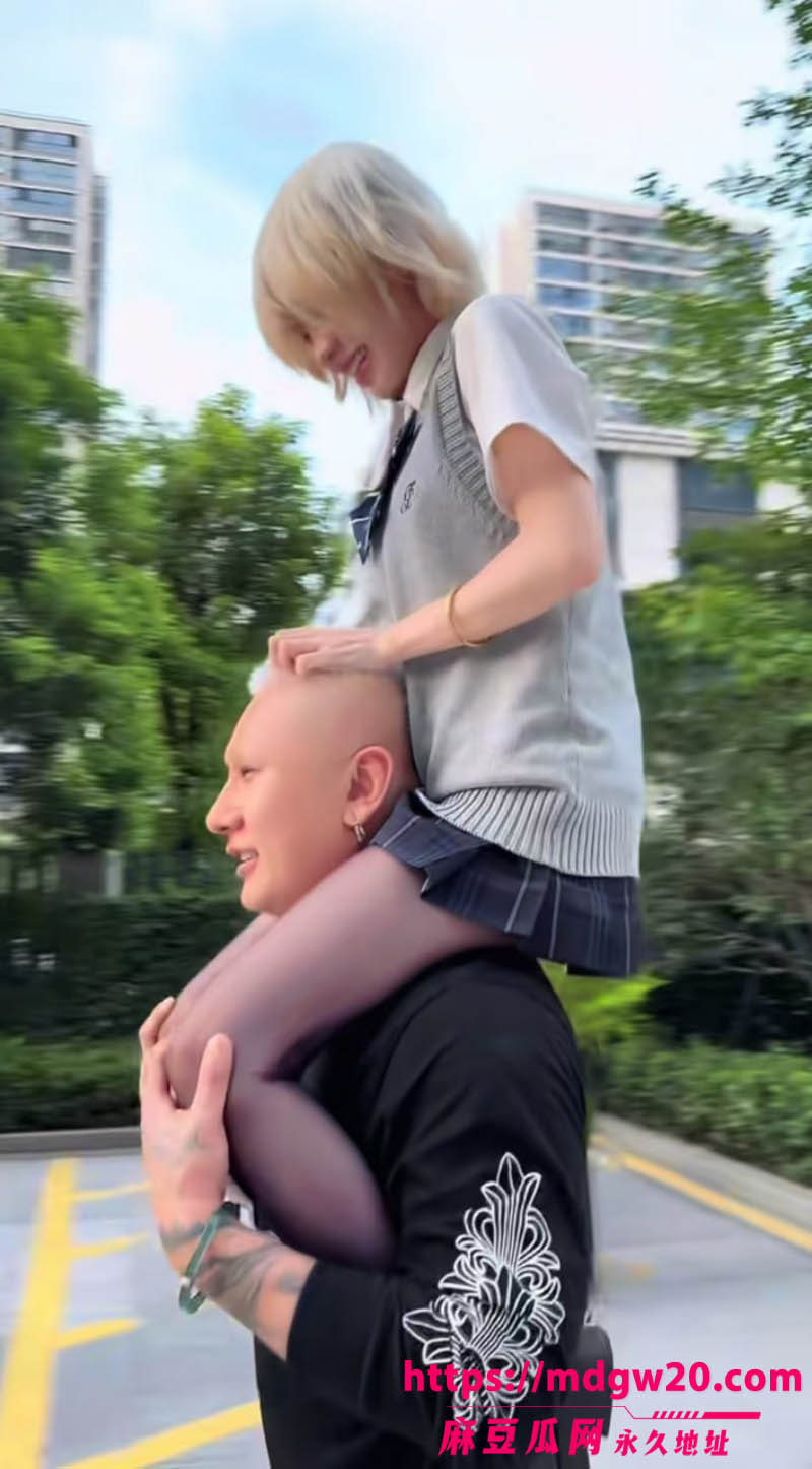 抖音千万粉网红方丈 姜玉铬直播自曝婚内多次出轨翻车 出轨对象不止一两人 拒绝复婚喊还没玩够